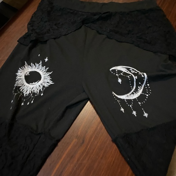 Black leggings /lace/white moon Large 14 /Large - Picture 3 of 3